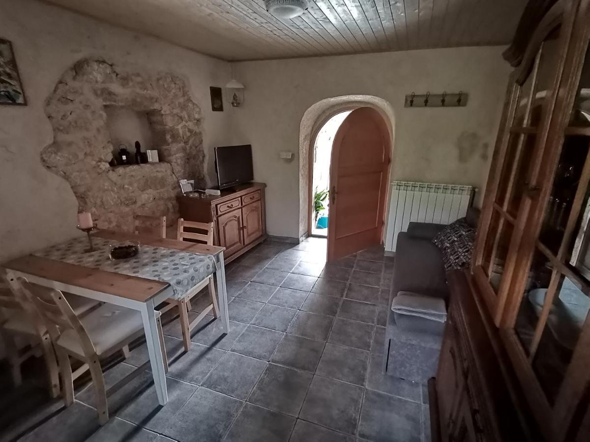Apartmani Puric Malinska Ngoại thất bức ảnh