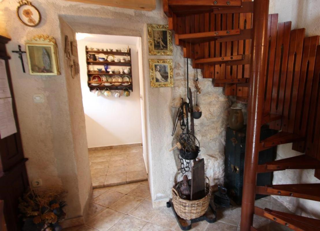 Apartmani Puric Malinska Ngoại thất bức ảnh